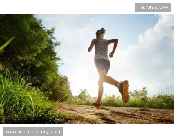 勇者的瞬间：当田径选手冲刺时鞋飞了，这是一场关于坚持与勇气的真实演绎